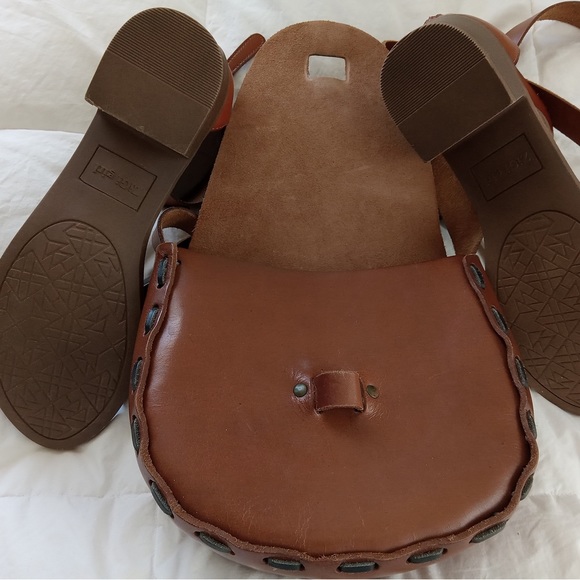 Leather sandals/vintage leather handbag combo - Picture 3 of 4
